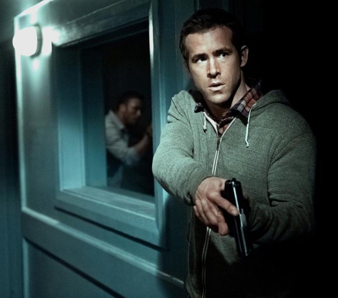 detail Safe House - DVD